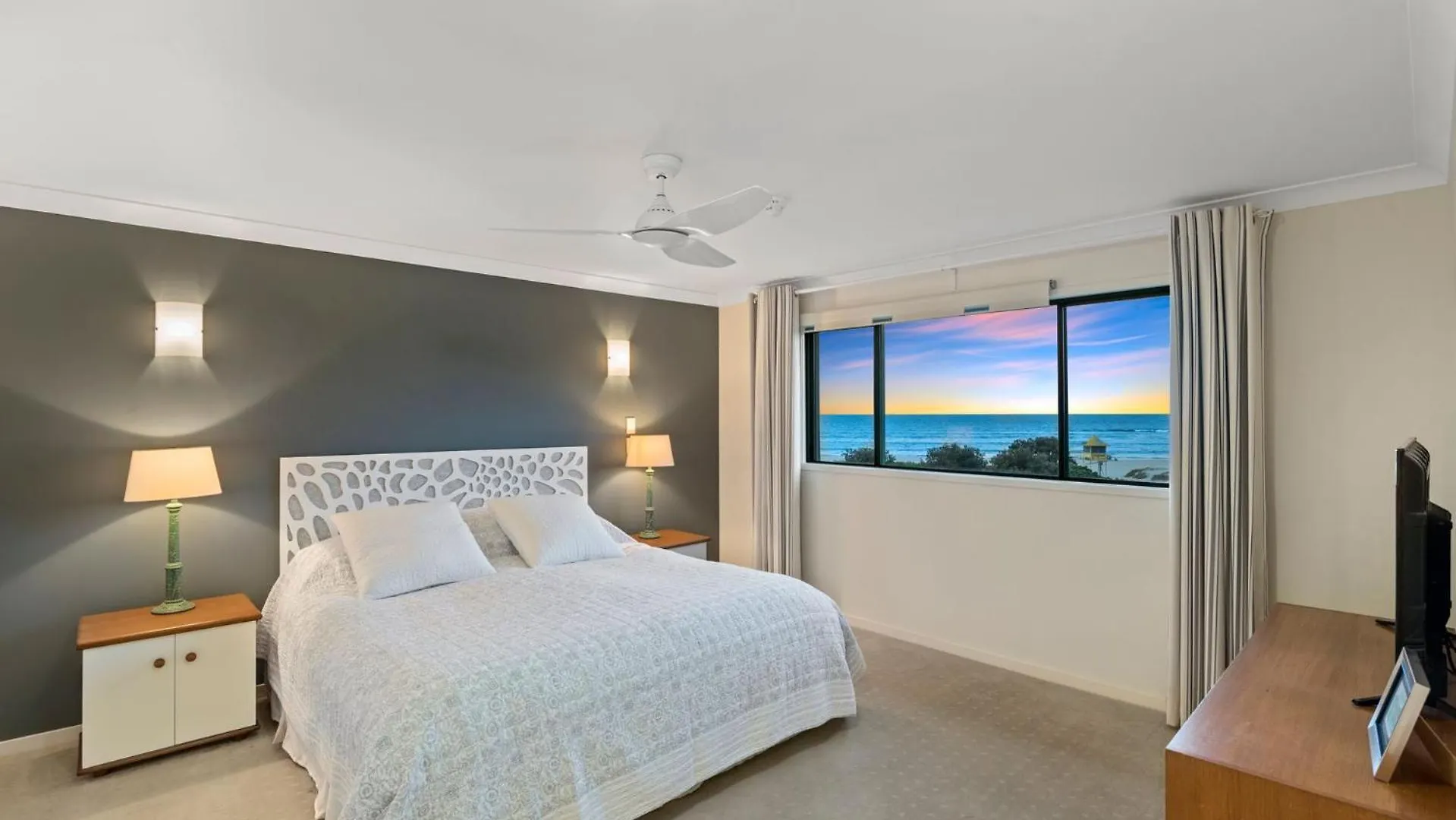 Apartment Beautiful Palm Beach Gold Coast Australia